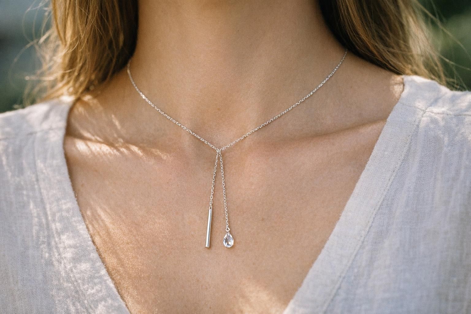 découvrez ce qu'est un collier lariat, son style unique et comment le porter pour sublimer vos tenues avec élégance.